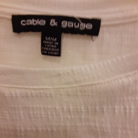 Cable & Gauge Medium White Top w/Layered Ruffle Sleeves & Scoop Neckline - Picture 3 of 4